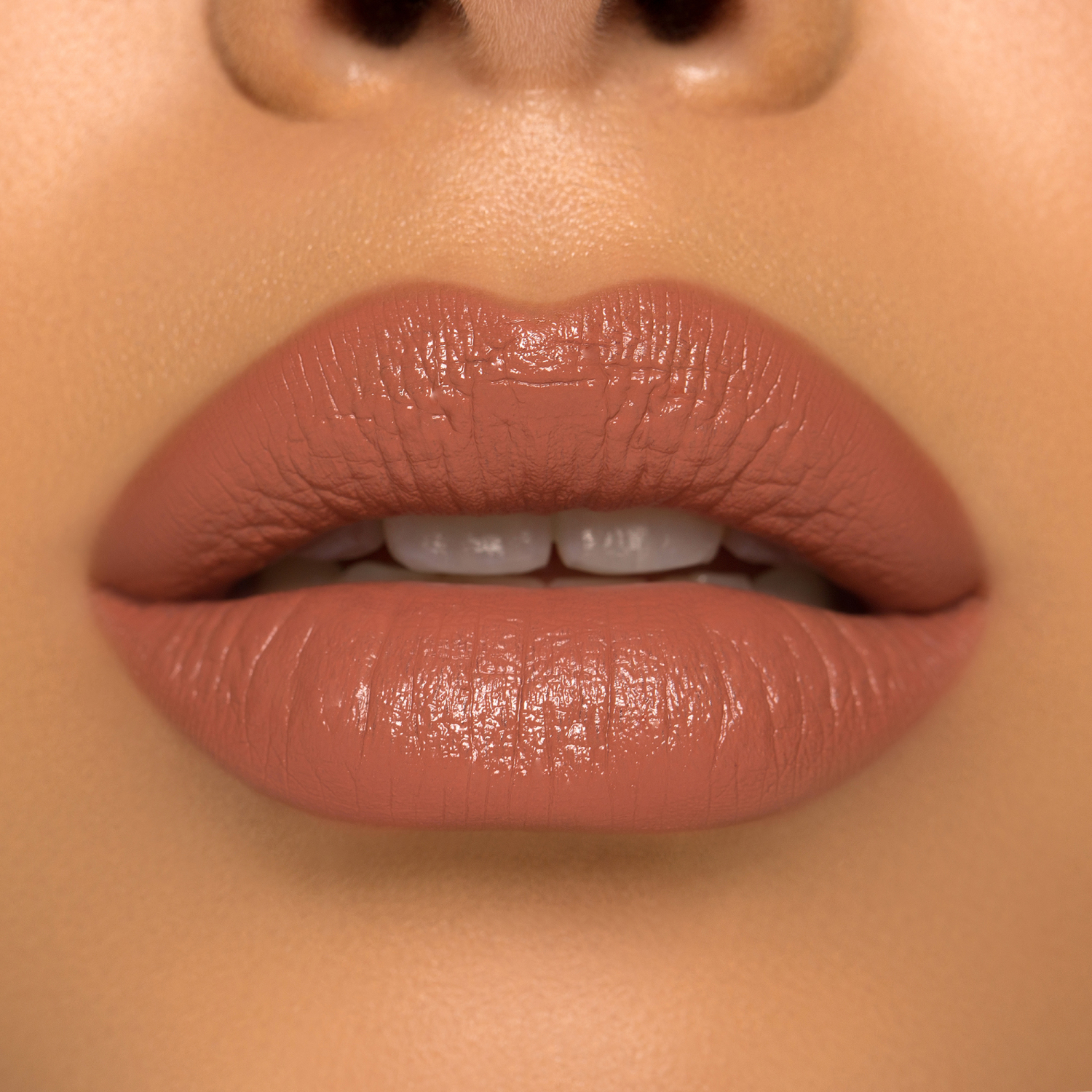 I NEED A NUDE LIPSTICK- (PERFILADOR DE LABIOS)